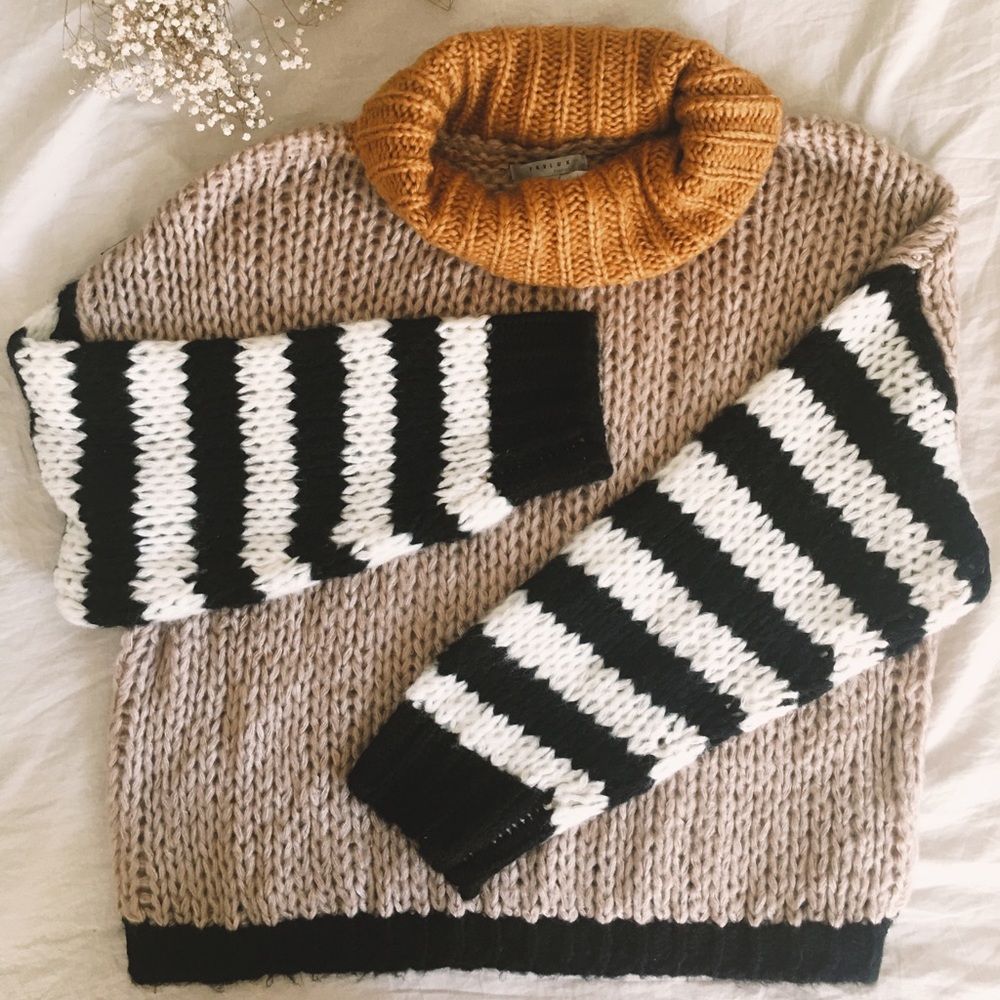 NWT Favlux Colorblock Striped Sleeve Sweater